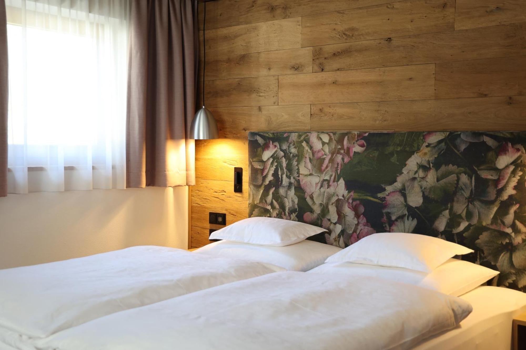 Hotel Garni Glockenstuhl 3*